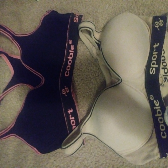 Sports bras. - Picture 2 of 5